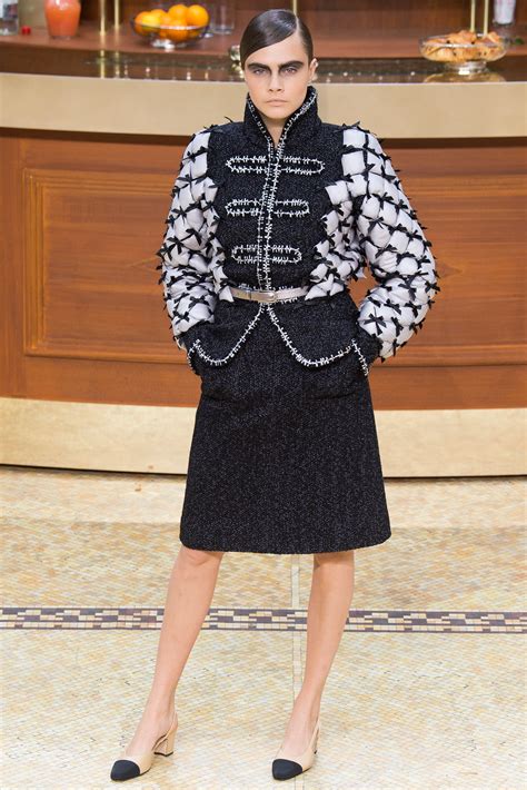 tailleur chanel 2015|Chanel fall 2015 collection.